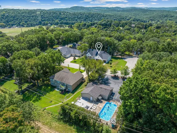372 Loganberry RD, Branson, MO 65616