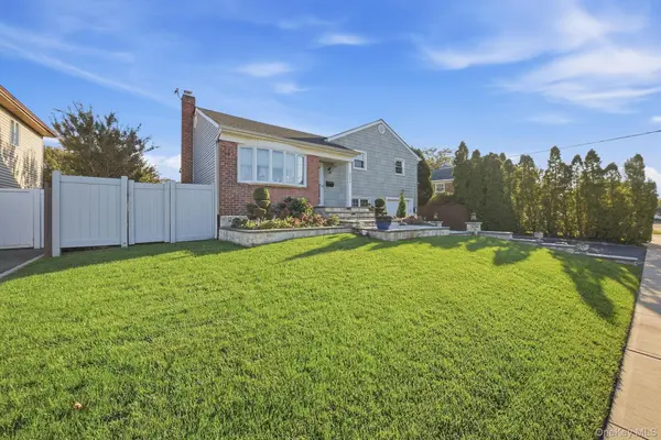 2624 Flower ST, Westbury, NY 11590