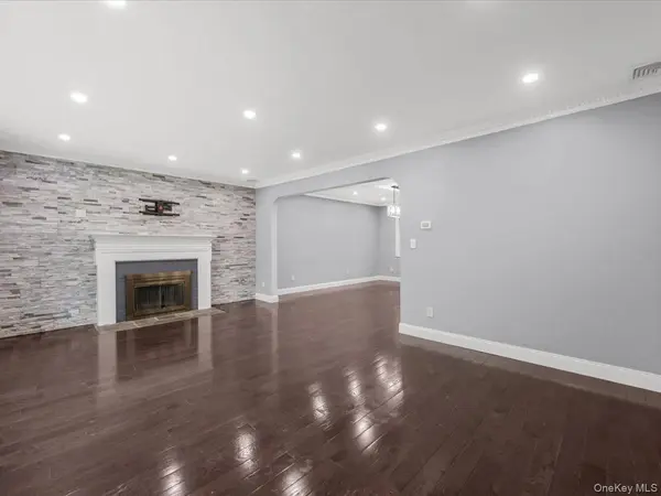 78 Poplar ST, Garden City, NY 11530
