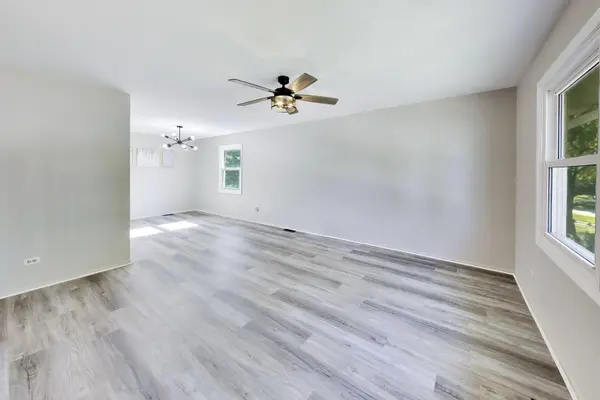 1344 Blair LN, Hoffman Estates, IL 60169