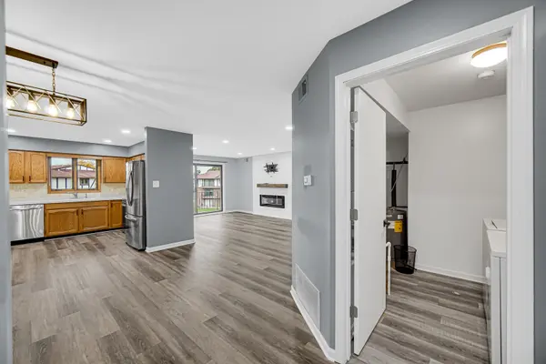 11042 S Theresa CIR #3A, Palos Hills, IL 60465