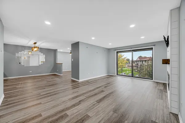 11042 S Theresa CIR #3A, Palos Hills, IL 60465