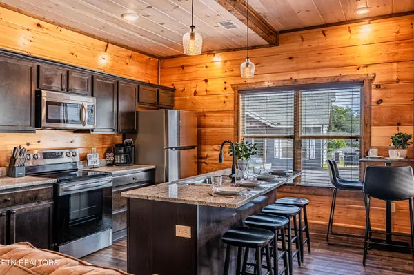 855 Osprey Way, Pigeon Forge, TN 37863