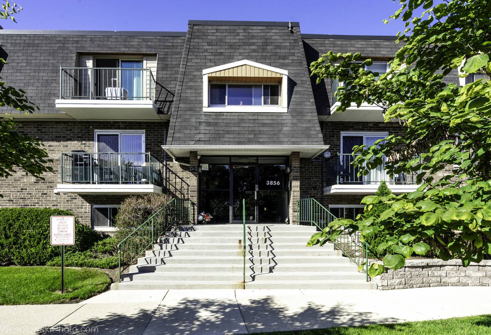 3856 S Parkway DR #3B, Northbrook, IL 60062