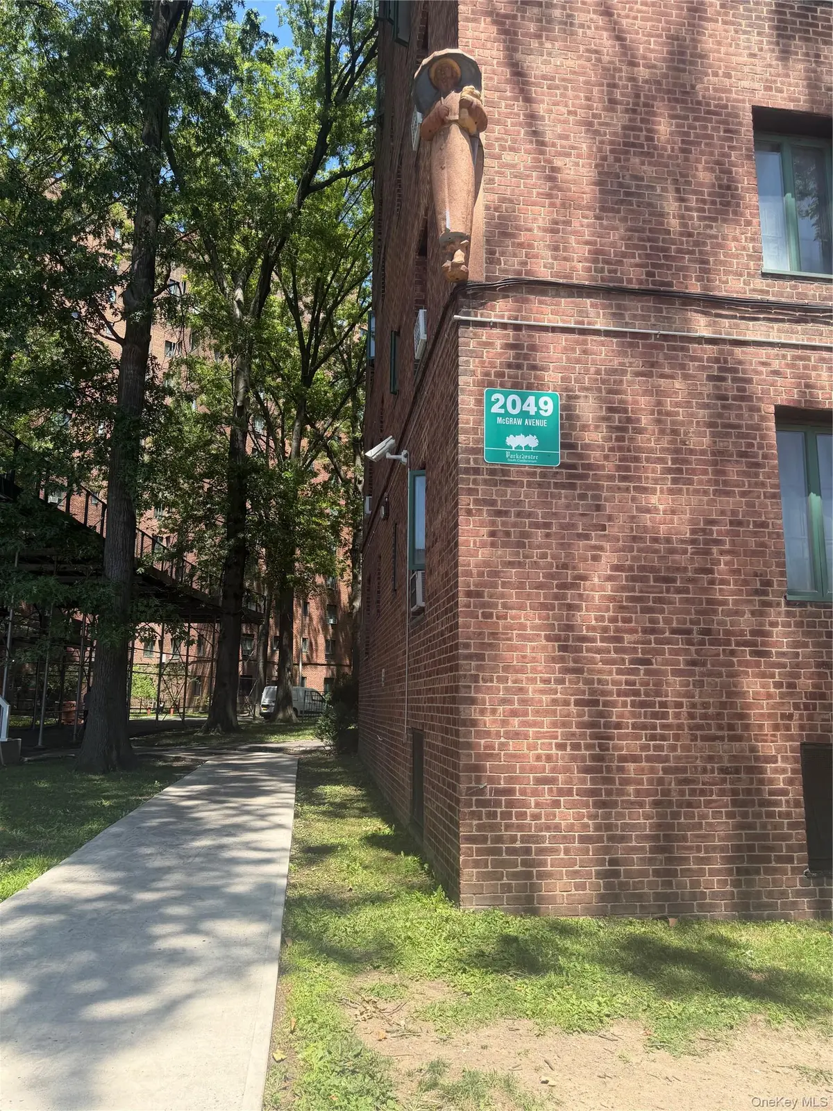 2049 McGraw AVE #6H, Bronx, NY 10462