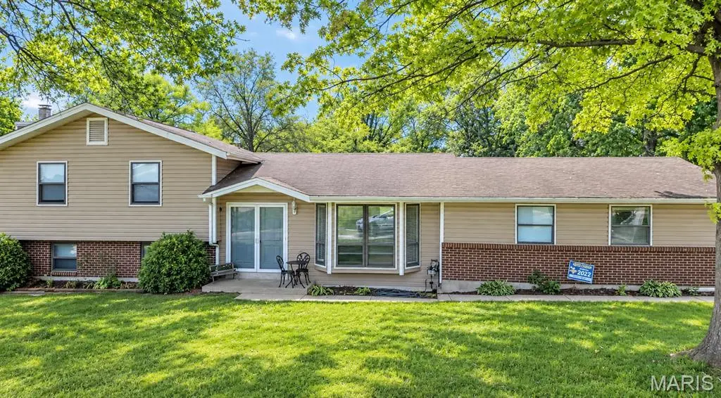 111 Valvero DR, St Charles, MO 63304