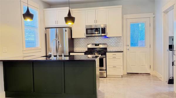 1009 Cherico ST #B, Austin, TX 78702