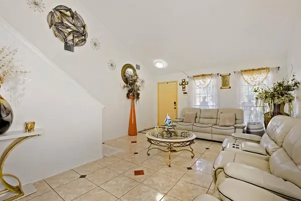 1021 Traci Michelle DR, Pflugerville, TX 78660