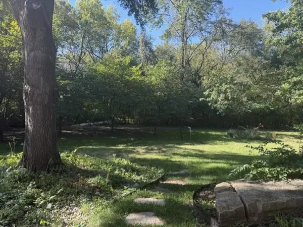 18401 W 114th TER, Olathe, KS 66061