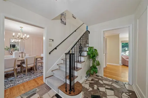 1287 W 61st TER, Kansas City, MO 64113