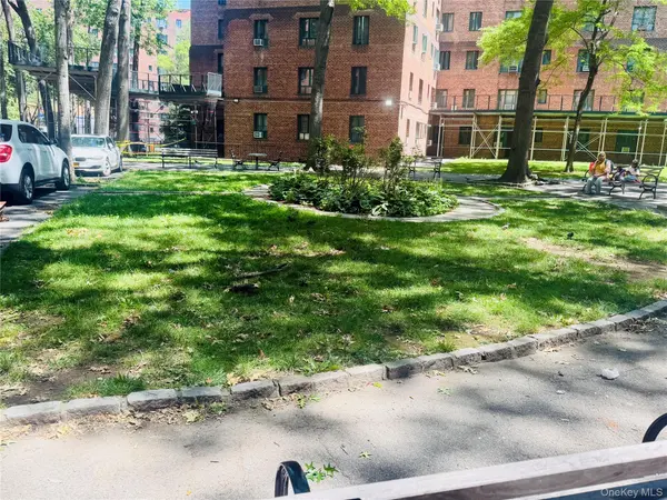 2049 McGraw AVE #6H, Bronx, NY 10462