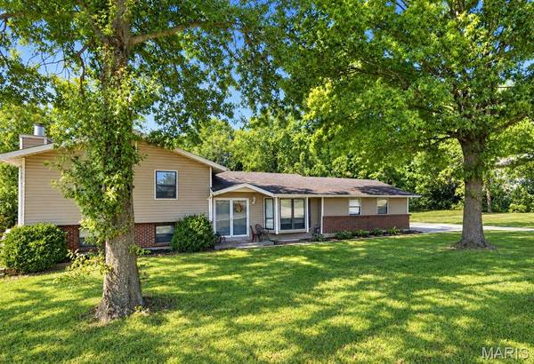 111 Valvero DR, St Charles, MO 63304