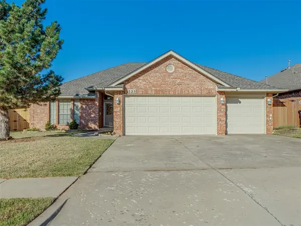 525 Madeline LN, Moore, OK 73160