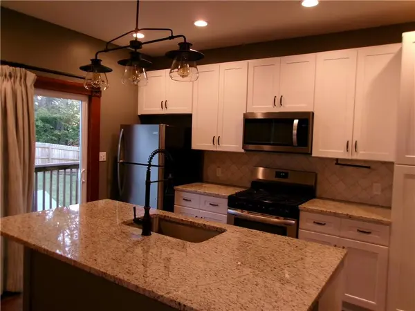 302 N Kansas ST, Highland, KS 66035