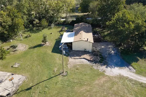 12576 166th ST, Linwood, KS 66052