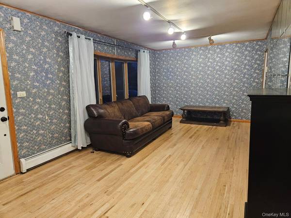132 Maple AVE, Bethpage, NY 11714