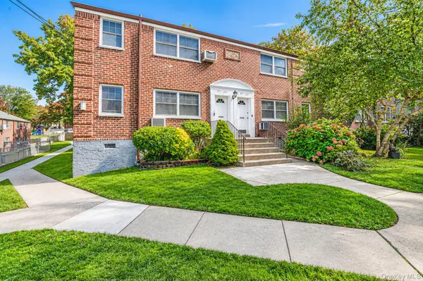 57-23 Marathon Pkwy #1st Fl, Little Neck, NY 11362