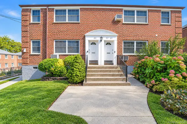 57-23 Marathon Pkwy #1st Fl, Little Neck, NY 11362