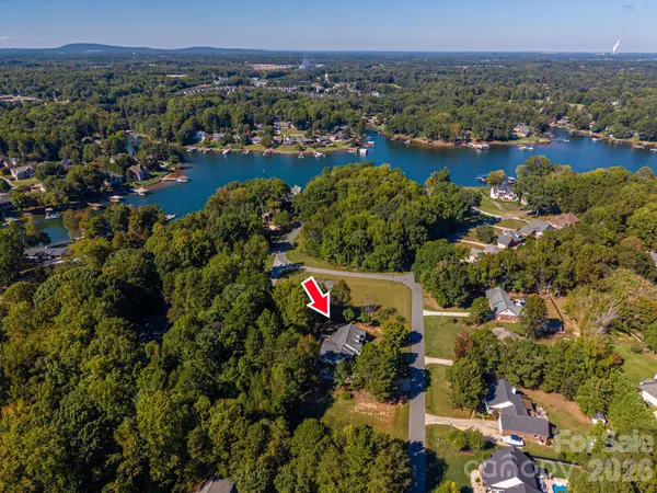 2545 Les LN, Denver, NC 28037