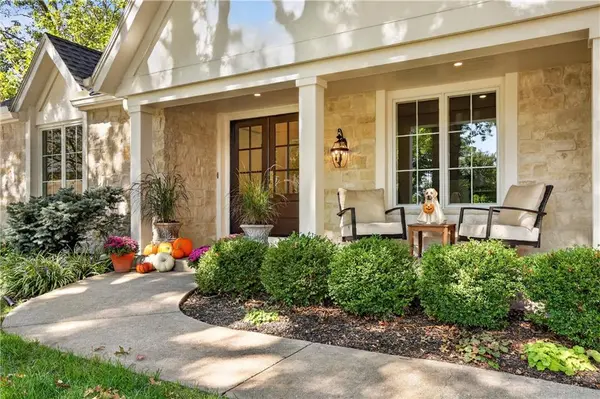 12710 Pembroke LN, Leawood, KS 66209