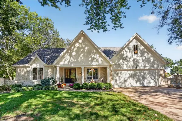 12710 Pembroke LN, Leawood, KS 66209