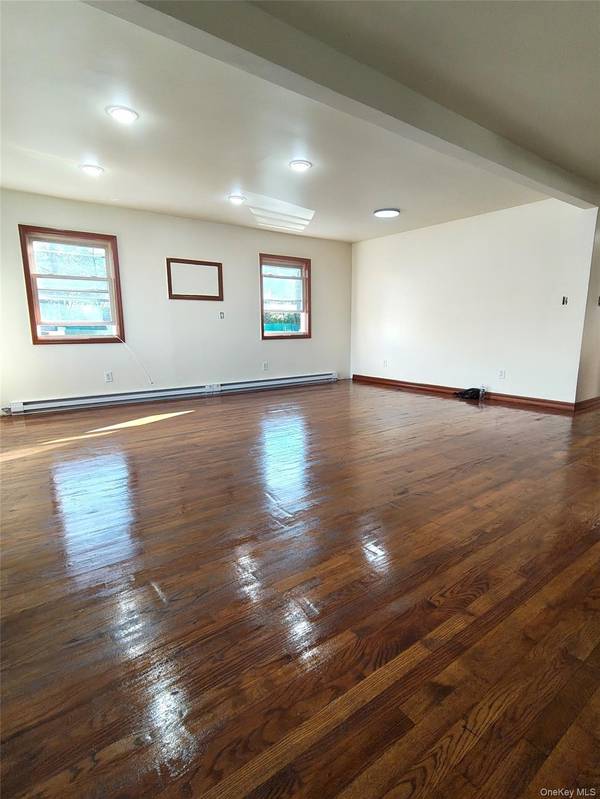 14874 Brookville BLVD #1st Floor, Rosedale, NY 11422
