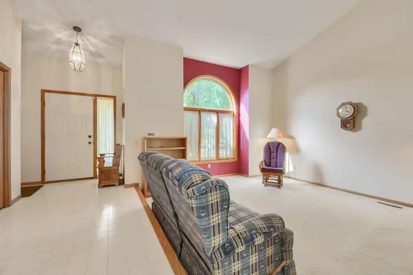 4670 Manor DR, Eagan, MN 55123