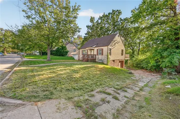 5078 Glenside DR, Kansas City, MO 64129