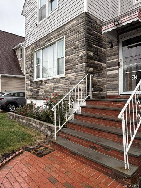36 Gordon RD, Valley Stream, NY 11581
