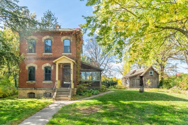 820 Owens ST N, Stillwater, MN 55082