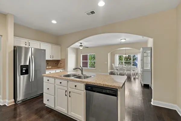 427 Stonegate Dr, Lebanon, TN 37090