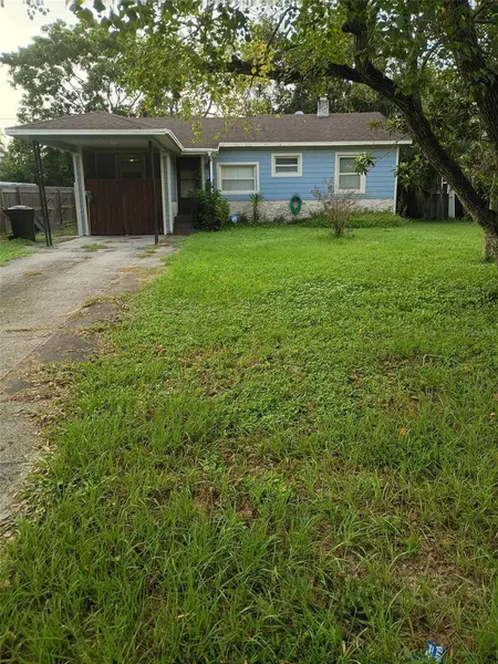 3215 32ND AVE N, St Petersburg, FL 33713