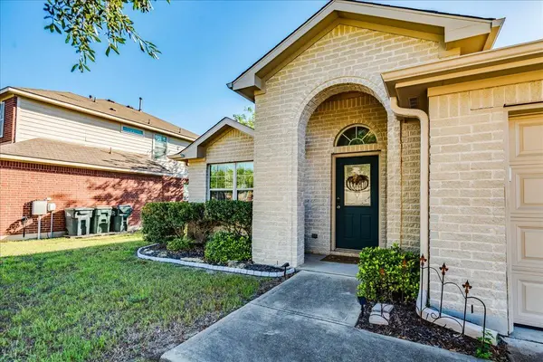208 Ashwood N DR N, Kyle, TX 78640