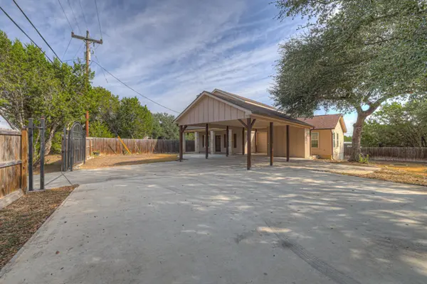 1452 Lakeview DR, Canyon Lake, TX 78133