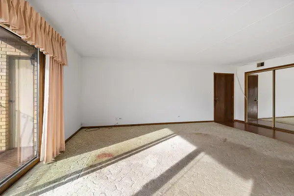 7433 Ponderosa CT #2, Orland Park, IL 60462