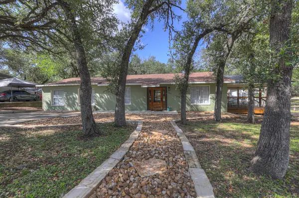 767 VALLEY OAKS DR DR, Canyon Lake, TX 78133