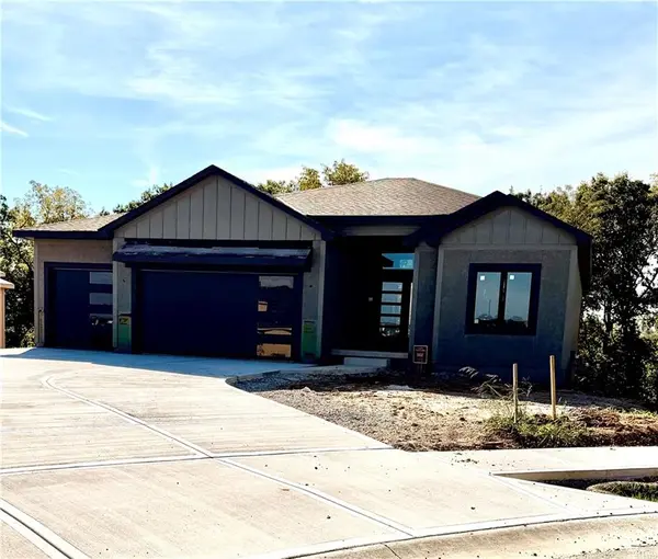 6026 Apache DR, Shawnee, KS 66226