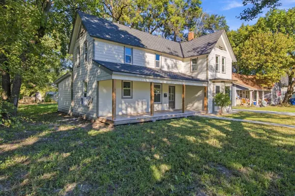 209 N Oak, Whitewater, KS 67154