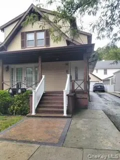10 Granger AVE, Floral Park, NY 11001