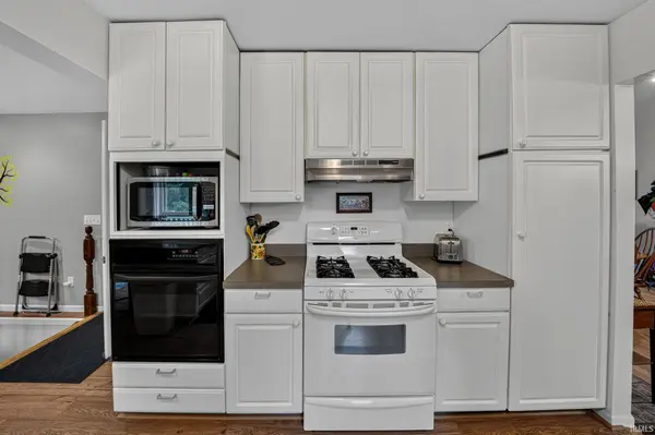 57271 Sandy Pine TRL, South Bend, IN 46619