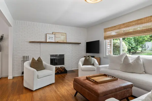26 Bull Pasture LN, East Hampton, NY 11937