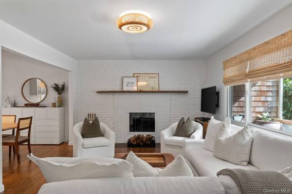26 Bull Pasture LN, East Hampton, NY 11937