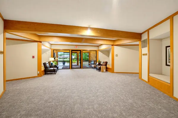 7200 Cahill RD #106, Edina, MN 55439