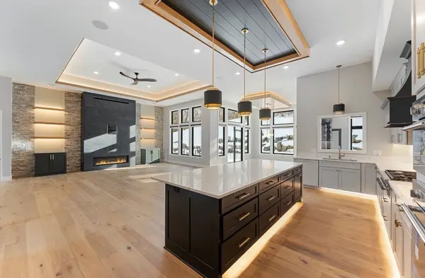 4935 Parkside CIR, Eagan, MN 55123