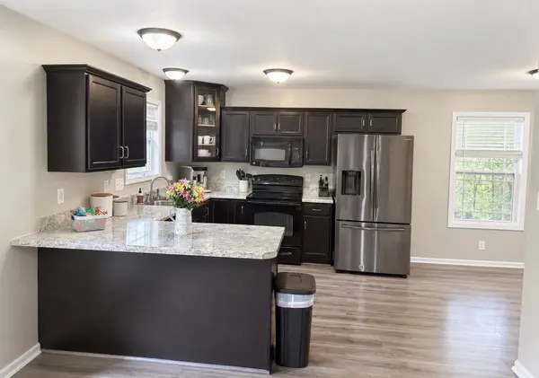3828 Maliki Dr, Clarksville, TN 37042
