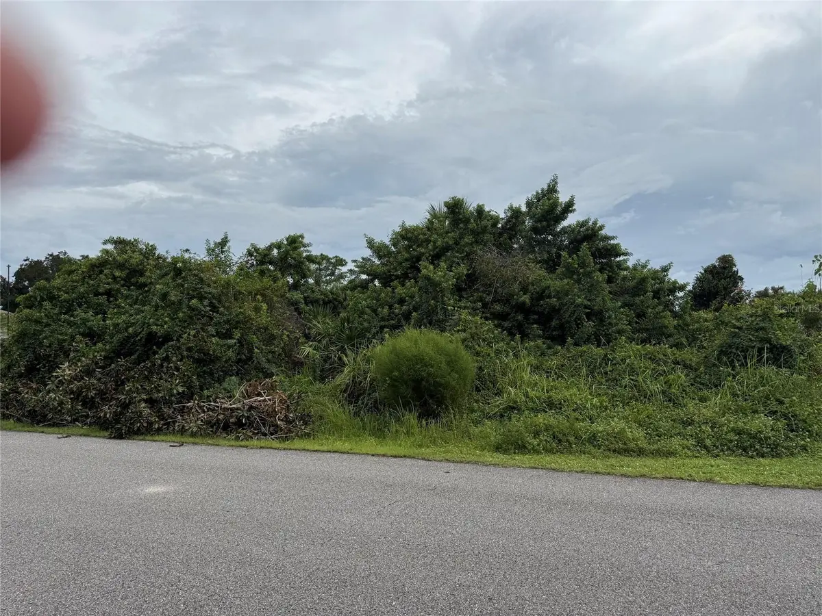 CAMELOT ST, North Port, FL 34288