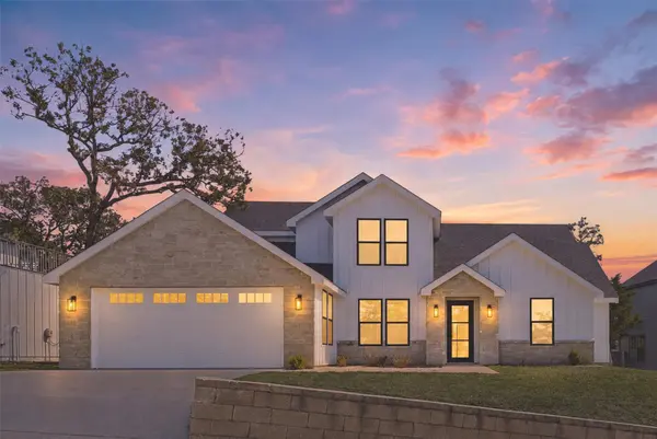 208 Ulupau CIR, Bastrop, TX 78602