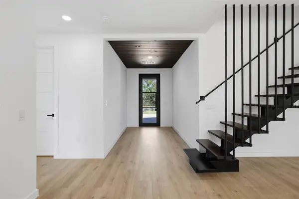 208 Ulupau CIR, Bastrop, TX 78602