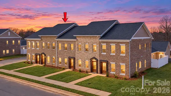 2117 24th Street LN, Hickory, NC 28602
