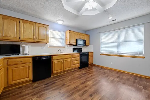 523 Mars CT, Raymore, MO 64083